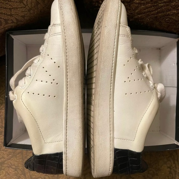 Vince Shoes - VINCE LEATHER WHITE / BLACK LACE UP SNEAKERS US 5M